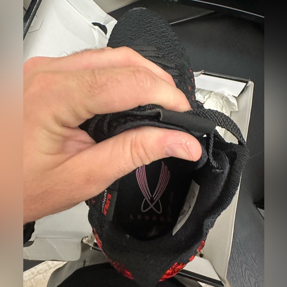 LeBron 17 'Infrared VI' size 9.5 - Picture 5 of 8